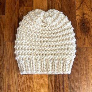 NEW Handmade Cream off white Chunky Knit Wool Acrylic Slouchy Toboggan Beanie